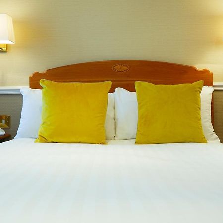 Palm Court Hotel Скарбъро Екстериор снимка