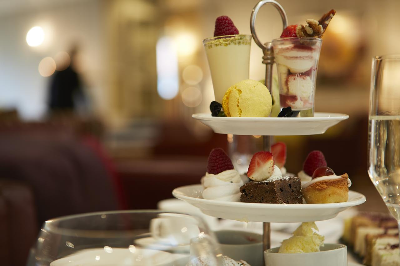 Palm Court Hotel Скарбъро Екстериор снимка