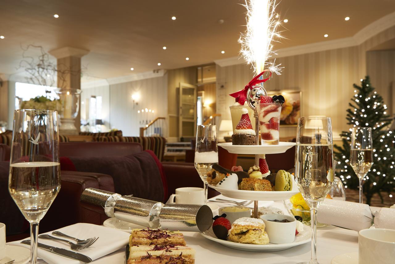 Palm Court Hotel Скарбъро Екстериор снимка